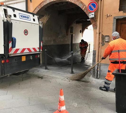 Partita nel centro storico la pulizia sperimentale 
