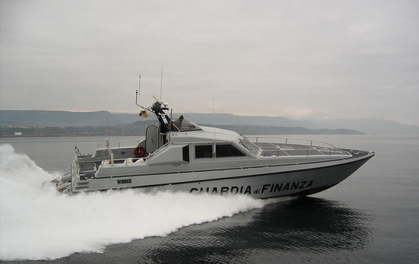 Alghero, sotto la lente della Finanza un giro di gommoni rubati