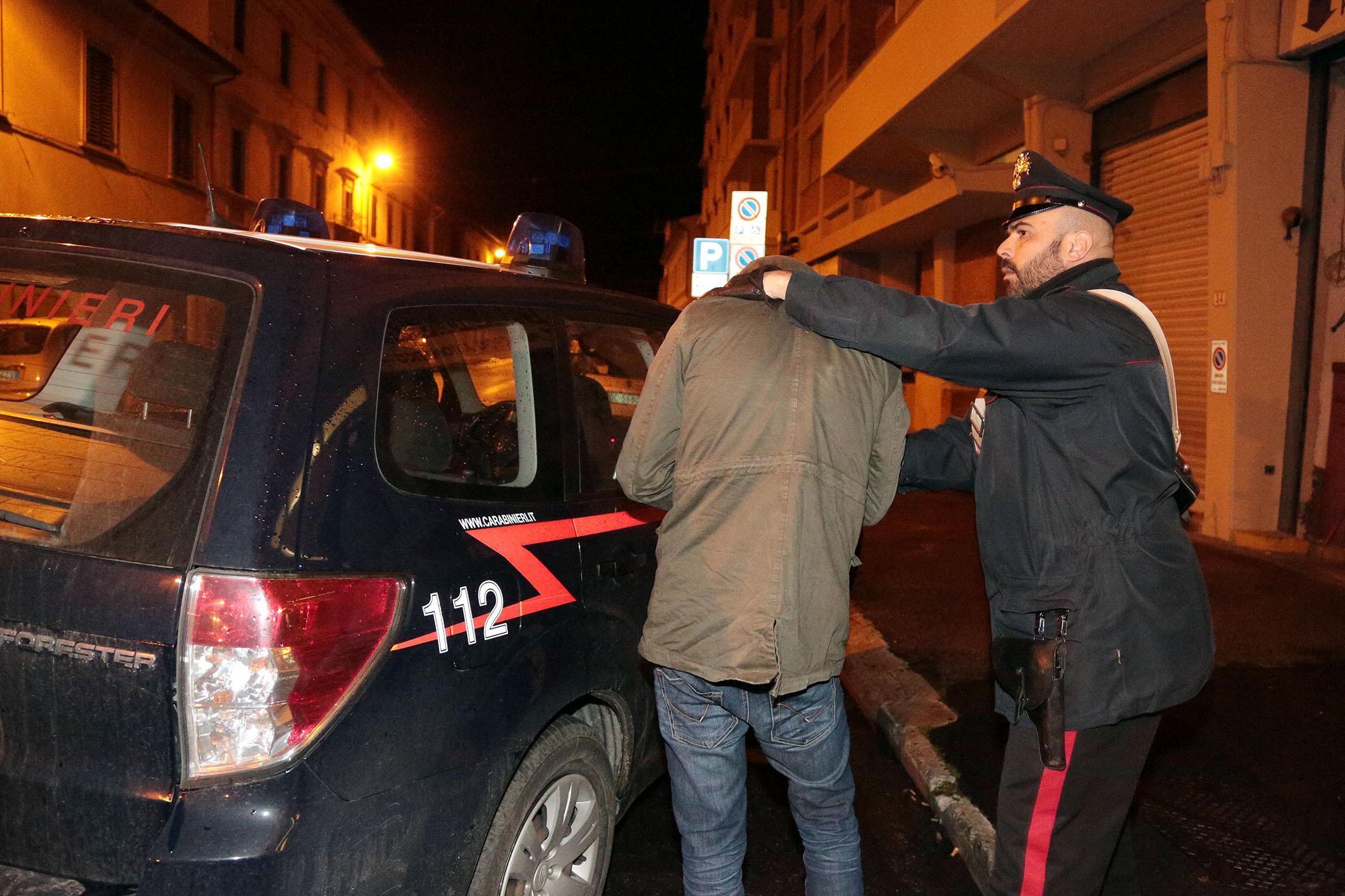 Un arresto dei carabinieri (foto d'archivio)