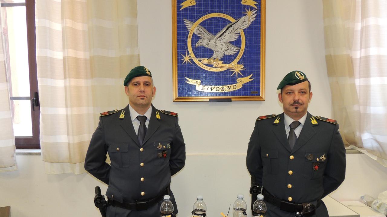 In auto con quattro bombe sul lungomare: arrestato un livornese