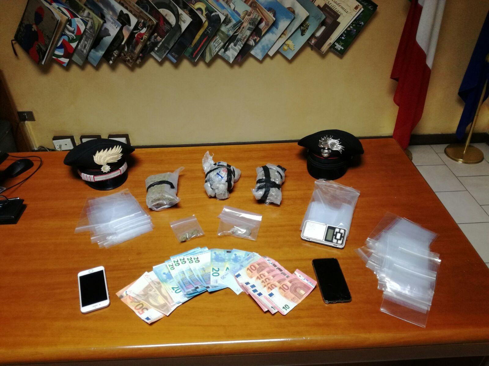 Scandiano: in auto con la droga e due studenti minorenni, arrestato 18enne