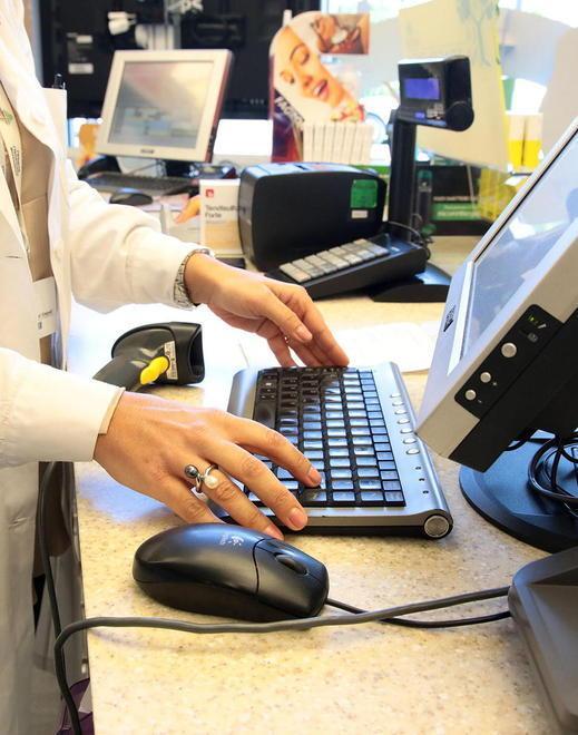 I medici contro l’Asl: «Ci obbliga a usare il farmaco meno caro» 