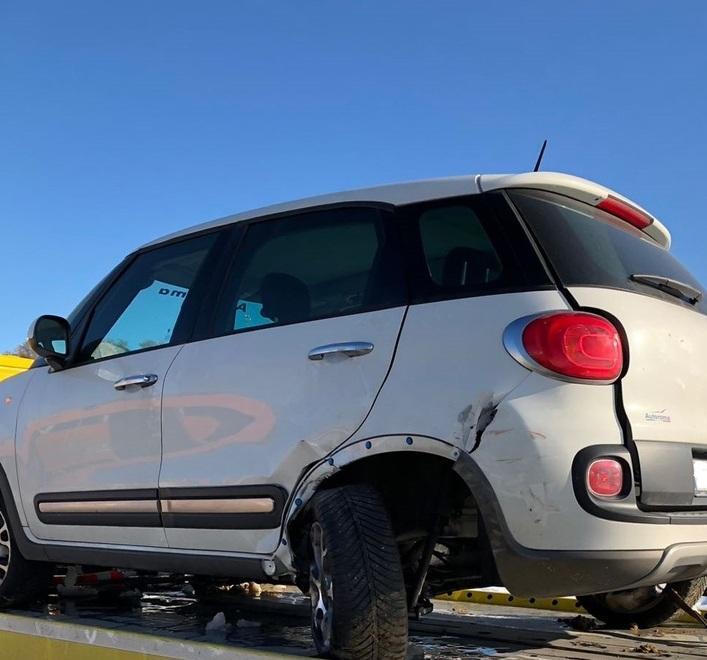 Incidenti stradali: tre feriti a Pavullo e auto distrutte