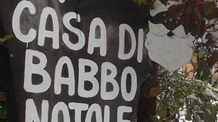 La casa di Babbo Natale riapre con la neve