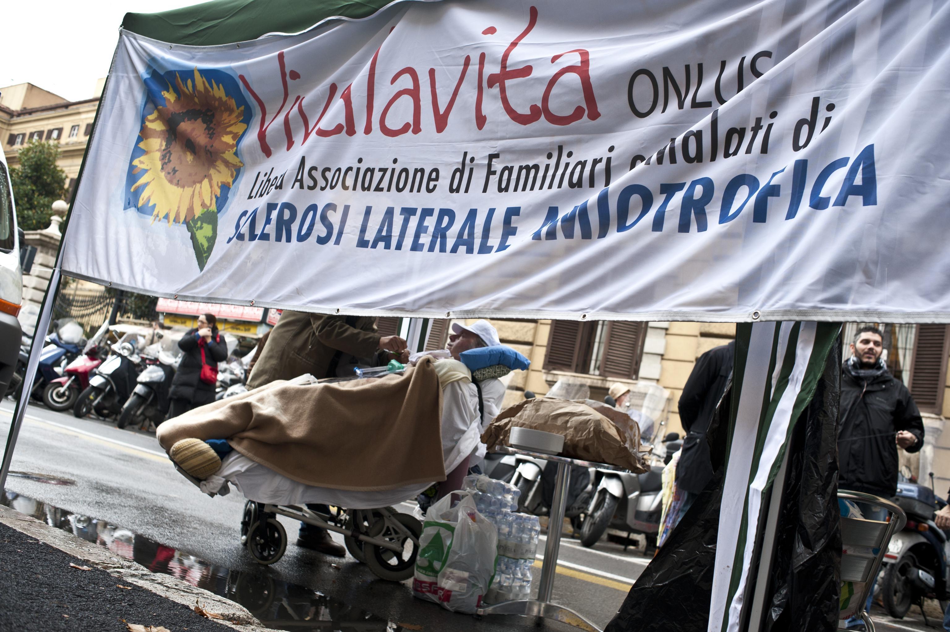 Una manifestazione a Roma di malati di sla