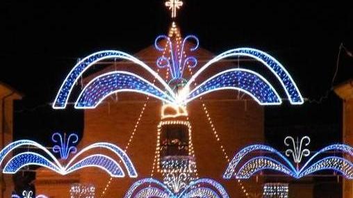 A Follonica si accendono le luci di Natale