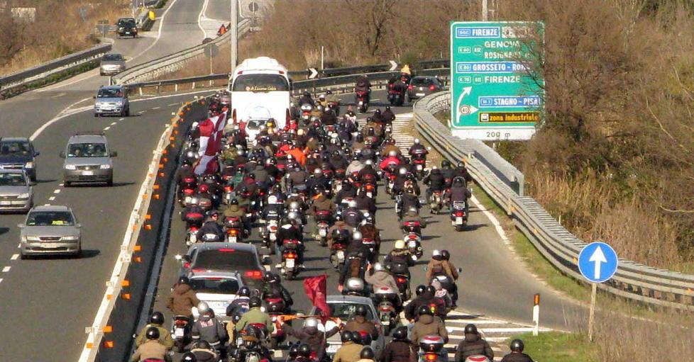 Ultrà e club uniti «Rimandiamo indietro i biglietti» 