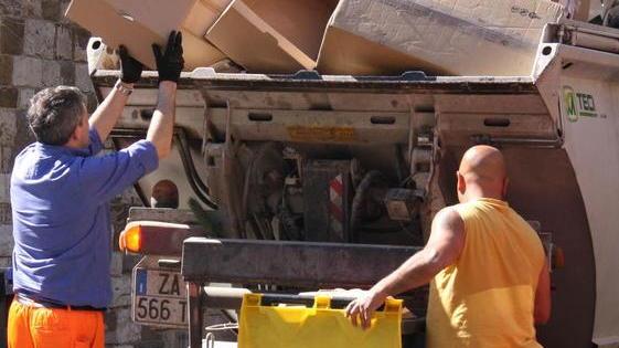 Guerra dei rifiuti, il Pd rinvia la resa dei conti