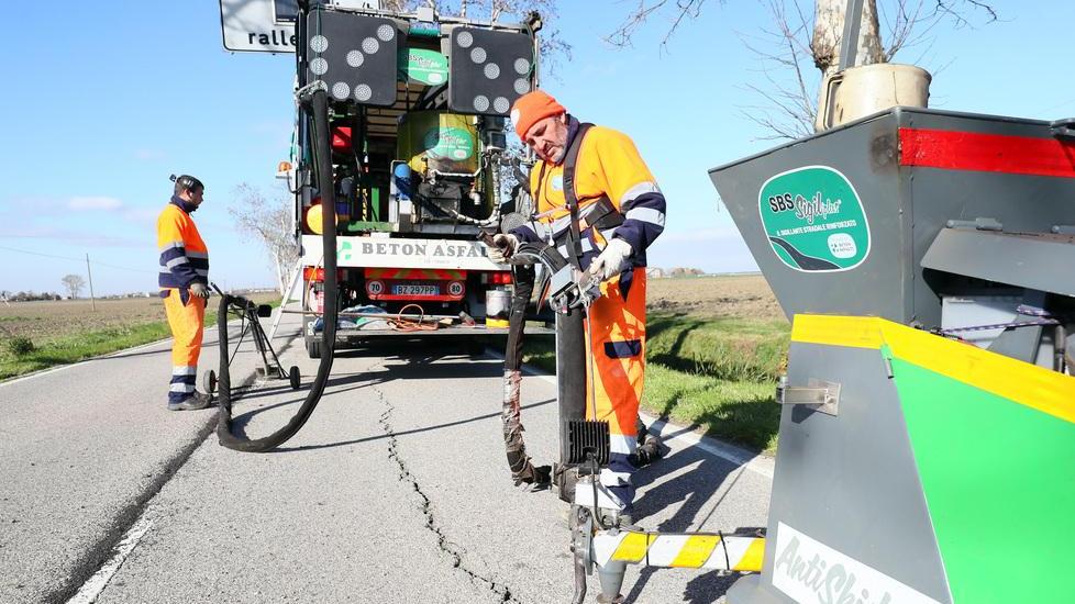 Strada sistemata con nuova tecnica