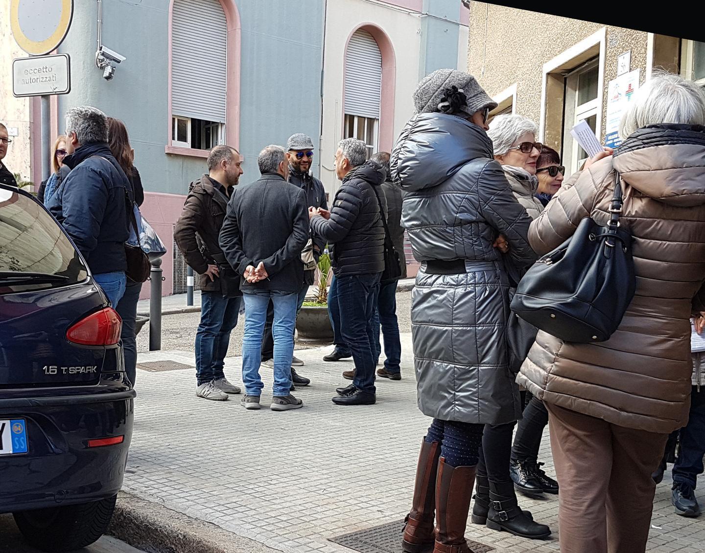 Ispettorato del lavoro sit-in dei 60 dipendenti 
