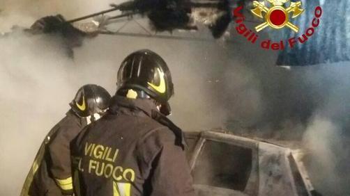 Incendiata auto parroco in Calabria