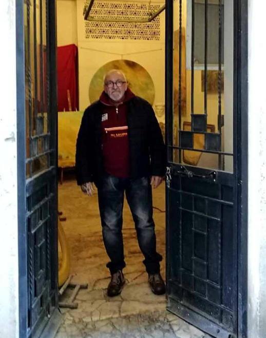 Carrara, il Comune sfratta l’artista Buffoni dal fondo di 12 metri 