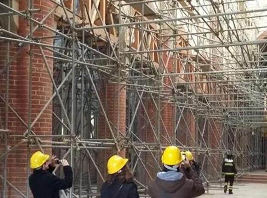 Mirandola, nel Comune fantasma Appalto da 7 milioni per riaprirlo 