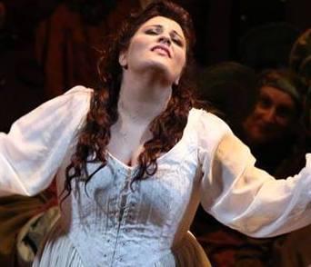 Lirica all’Abbado fra tradizione e la novità “Esther” 