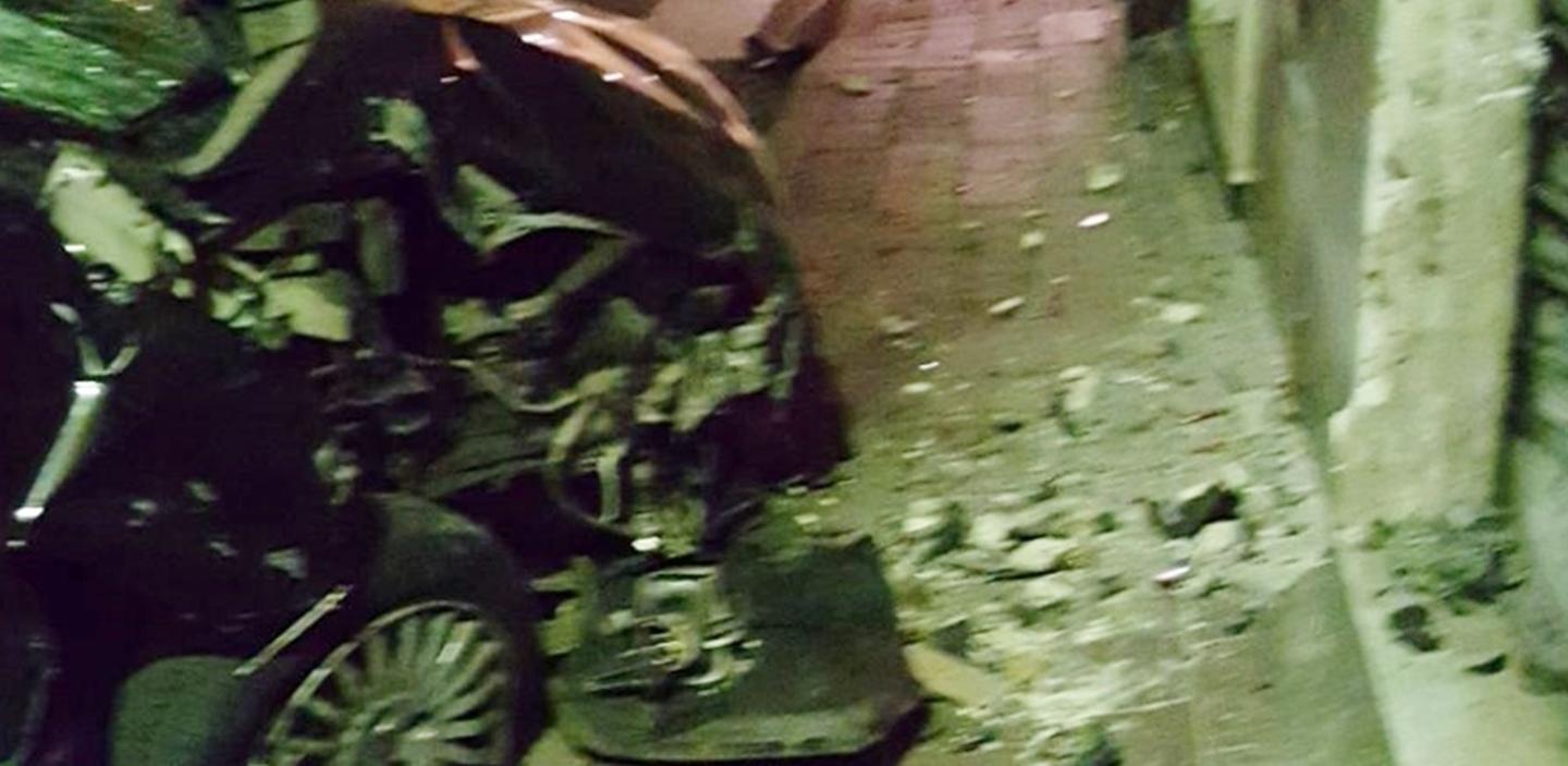 Perde il controllo e travolge con l’auto una ventiduenne 
