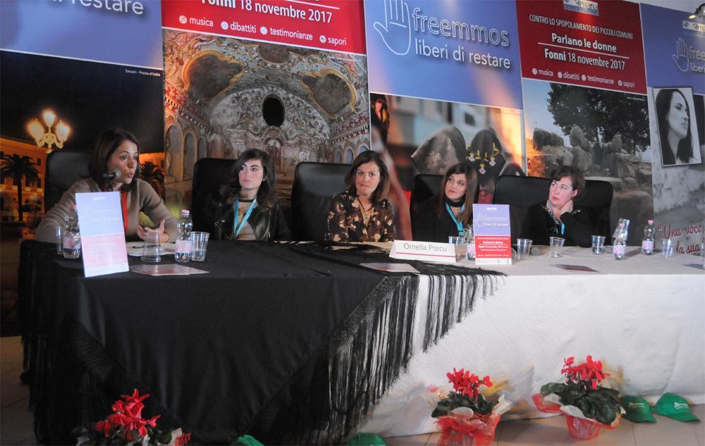 Il convegno contro lo spopolamento (foto Locci)