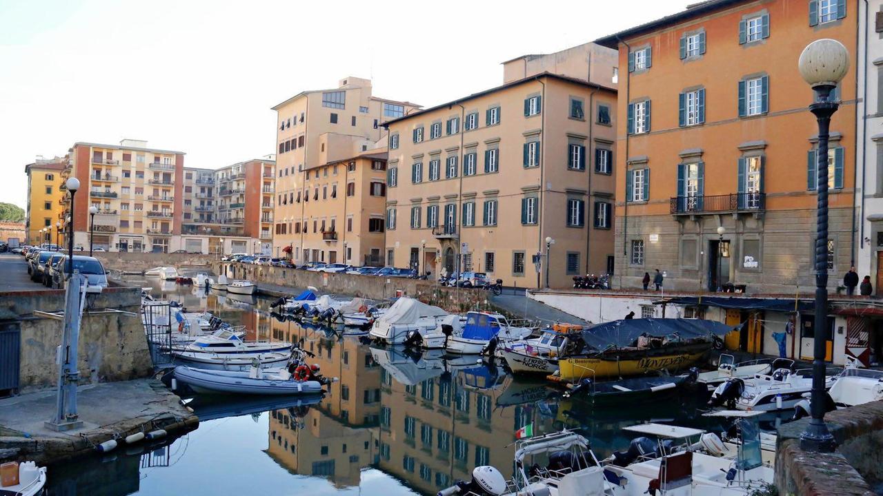 Cadavere di un uomo trovato sui fossi