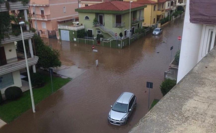 Le tifoserie unite nel ricordo dei morti delle due alluvioni 