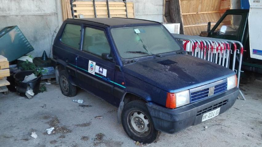 Due veicoli all’asta il Comune vende un’auto e un camion