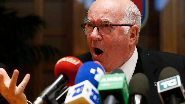 Tavecchio si dimette C’è il commissario