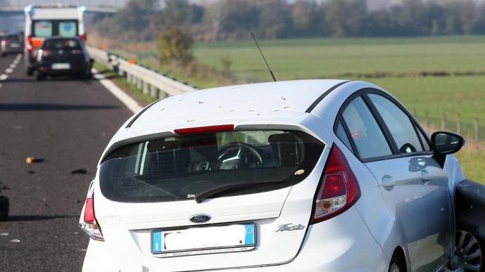 Paura in Superstrada, un’auto perde una ruota