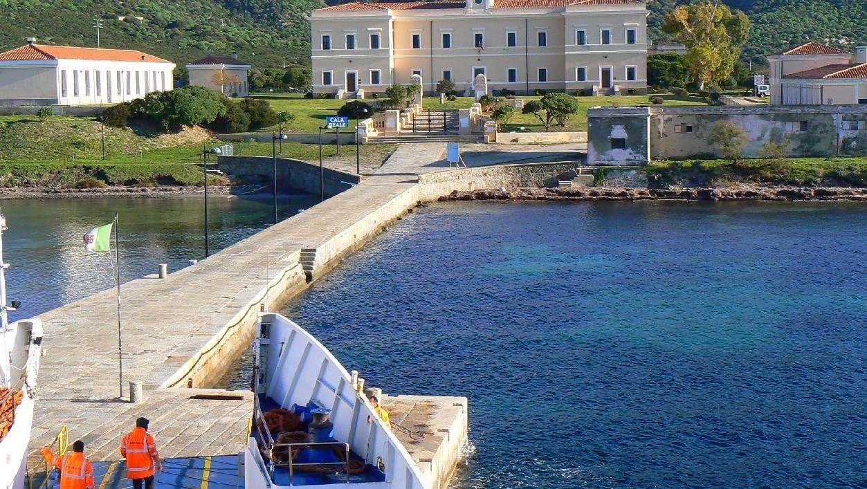 Asinara: un ormeggio più sicuro nella banchina di Cala Reale 