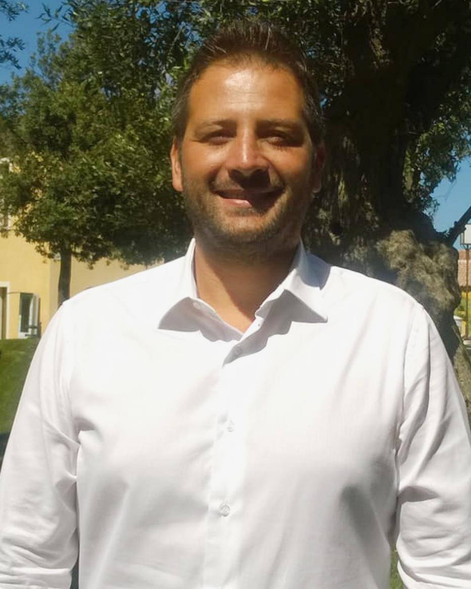 Il sindaco: negozi aperti anche d’inverno