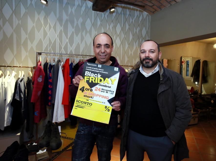 Oltre cento negozi pronti al Black Friday modenese 