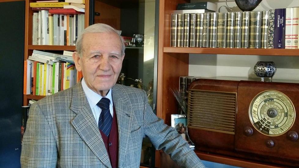 “Giambi surreali” di Policarpo: polvere e ombre dell’esistenza