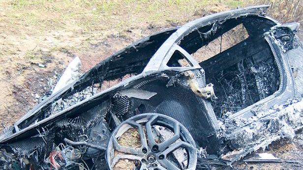 Sfigurato per sempre dall’auto in fiamme: maxi risarcimento a Modena