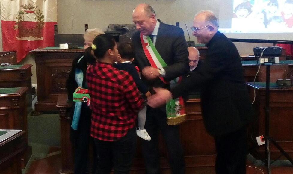 Cittadinanza simbolica conferita a 38 bambini