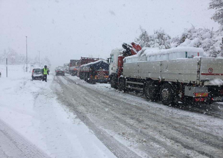 «Caos neve? Ci scusiamo, ma la colpa è del camion» 