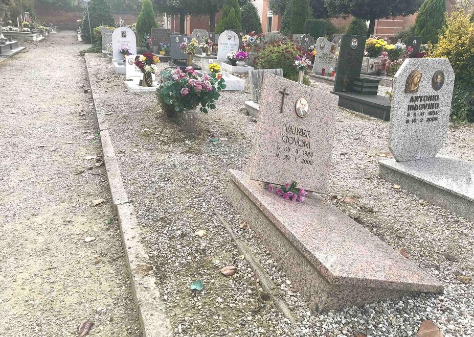 «Tombe sprofondate? Sono cedimenti fisiologici» 