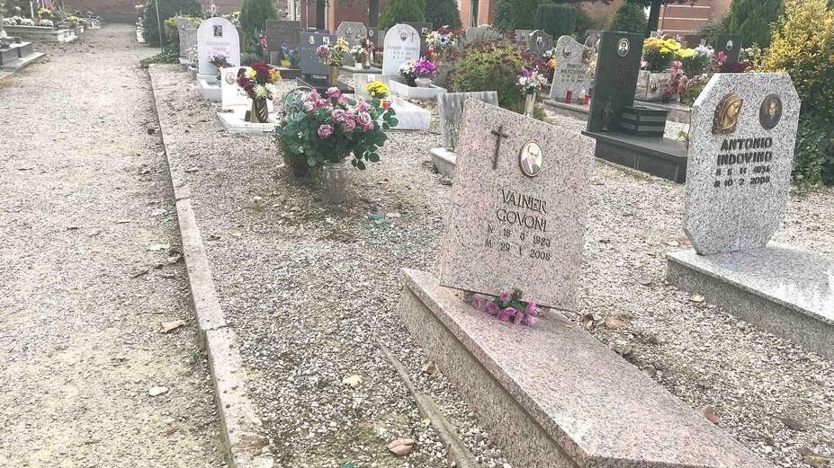 «Tombe sprofondate? Sono cedimenti fisiologici»