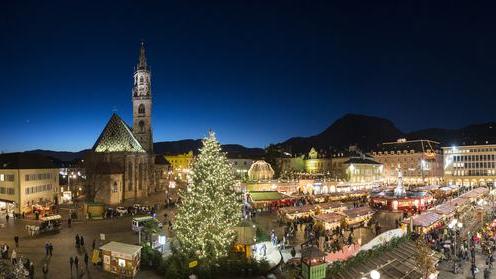Inaugurato mercatino Natale di Bolzano