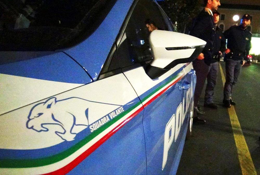 Picchia e violenta la fidanzata: fermato dalla polizia 