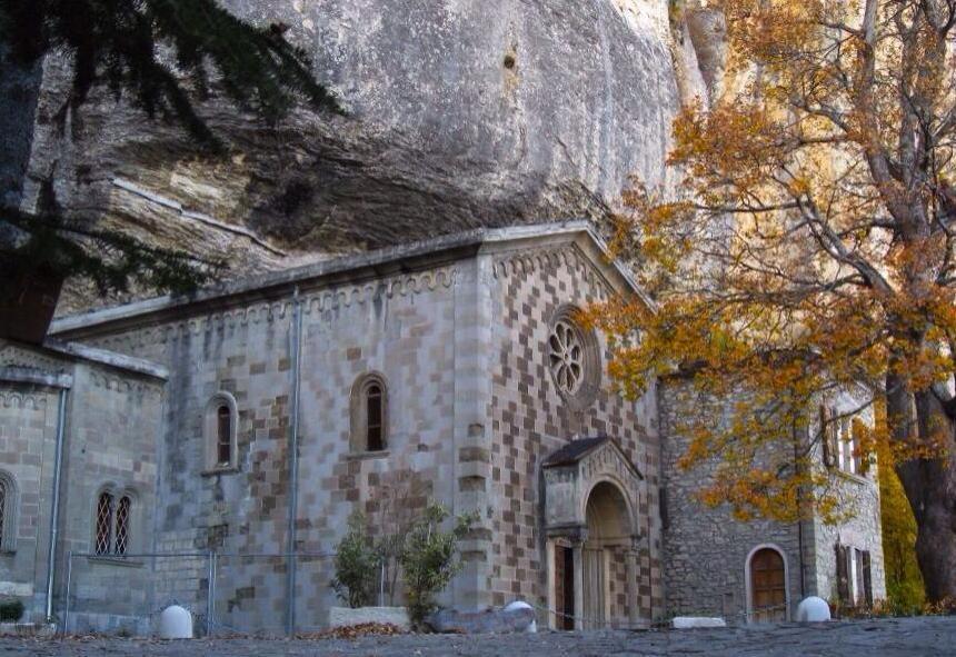 Ecologia e religione, l’eremo della Pietra diventa un centro di studi 