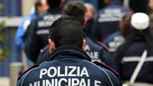 Protesta silenziosa dei vigili nei consigli