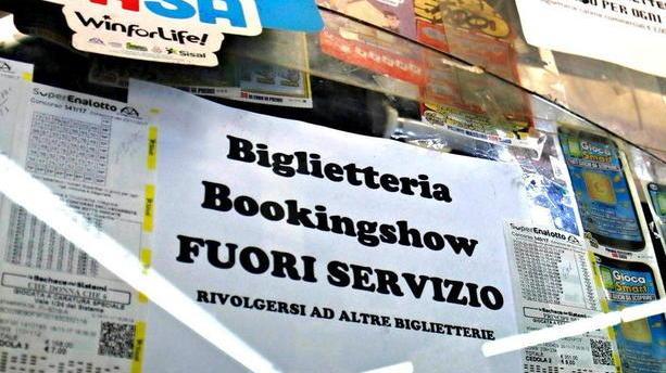 Tifosi e rivenditori compatti: i biglietti restano invenduti