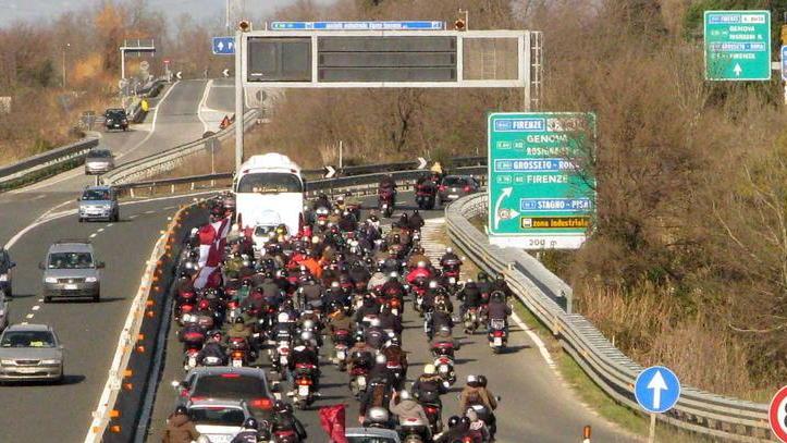 Un corteo di scooter, come nel 2009