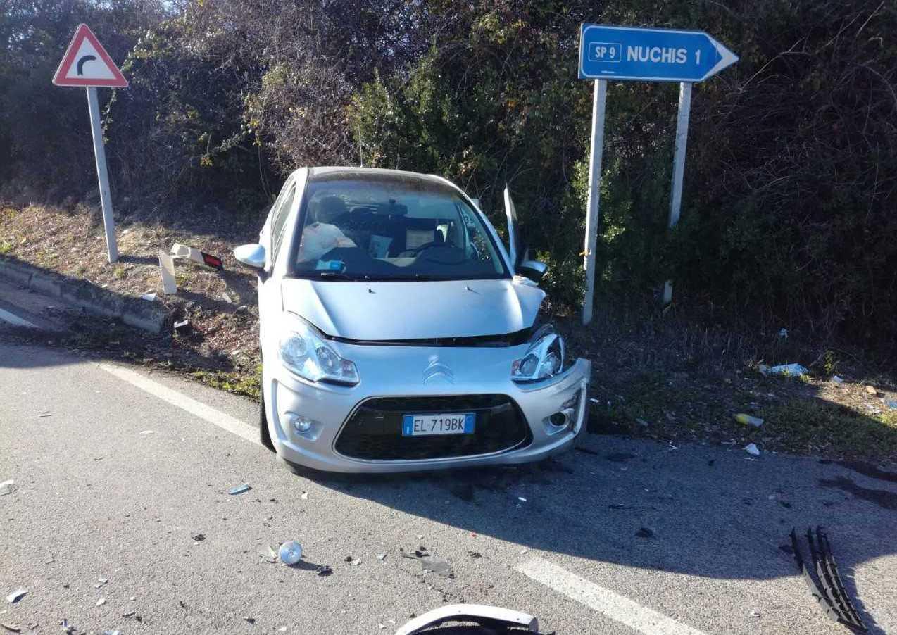 Scontro frontale, traffico in tilt per ore 
