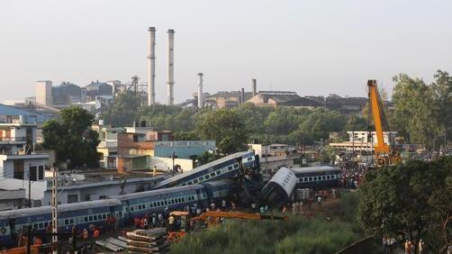 India: deraglia treno, almeno 3 morti