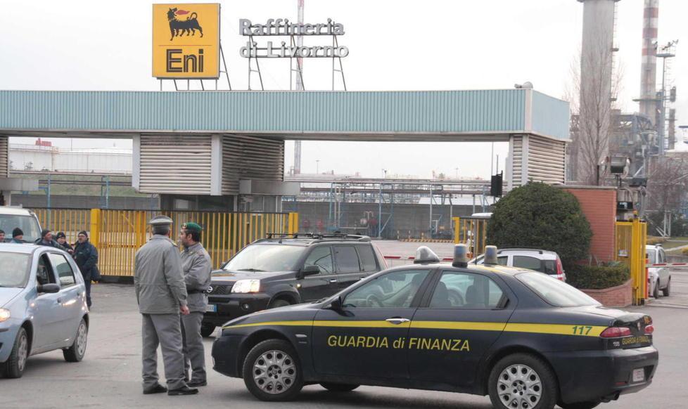 Blitz della Finanza alla raffineria Eni