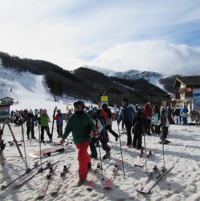 Cimone aperto per neve. Per gli amanti dello sci un fine settimana in pista 