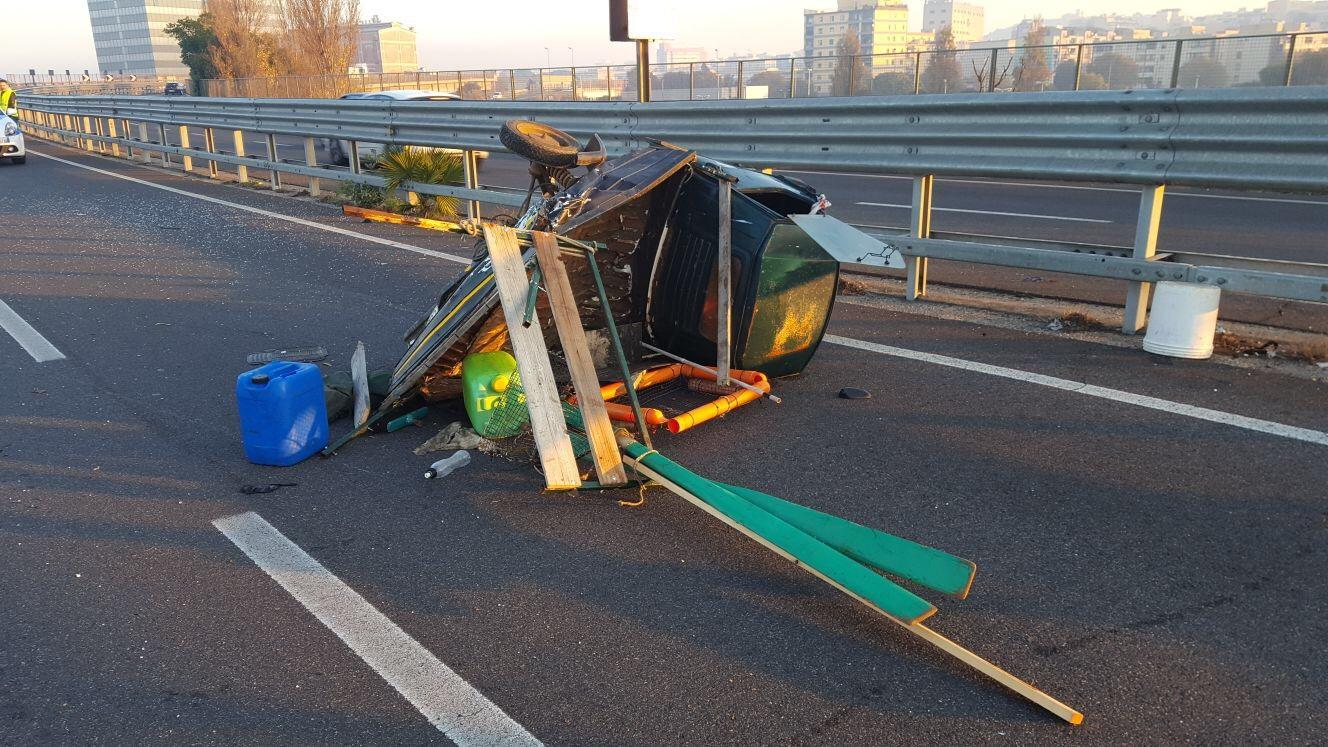 L'incidente sulla 195 (foto Mario Rosas)