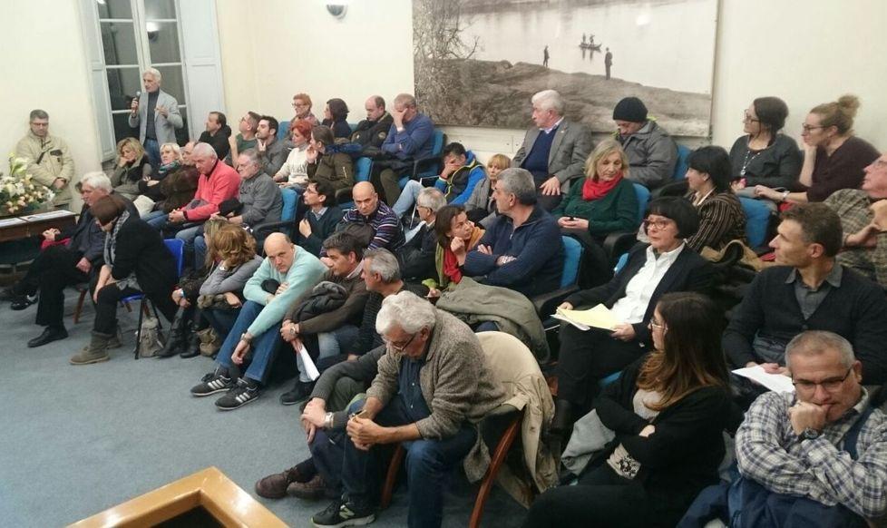 Seduta-fiume a Fucecchio ma i migranti sono solo 45