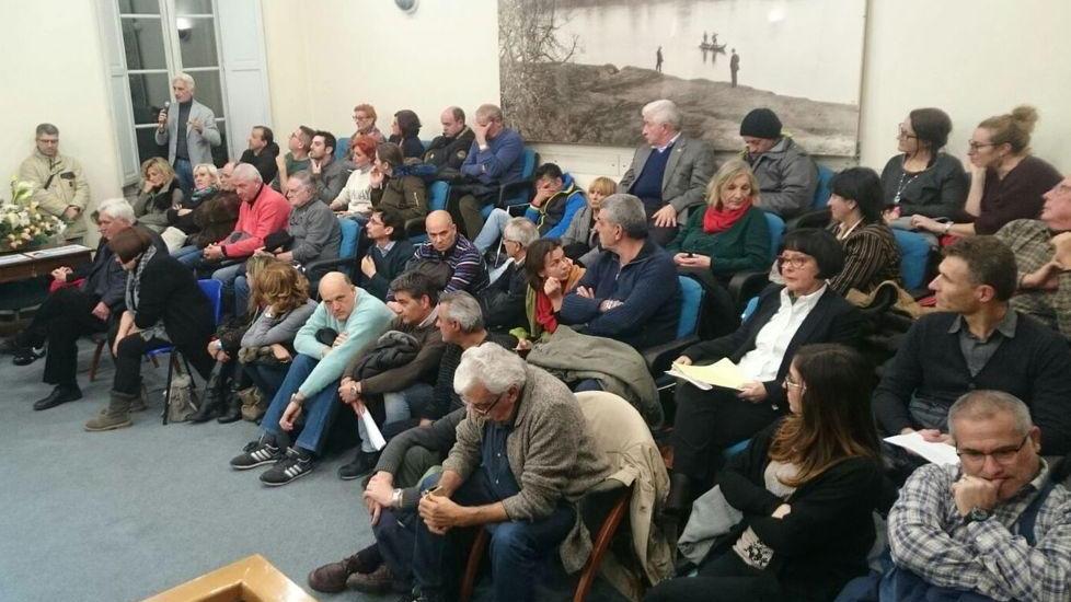 Seduta-fiume a Fucecchio ma i migranti sono solo 45