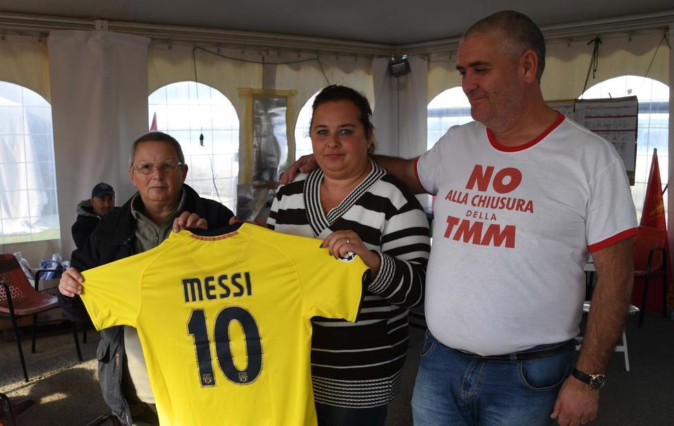 La maglia di Messi in regalo per un’asta 