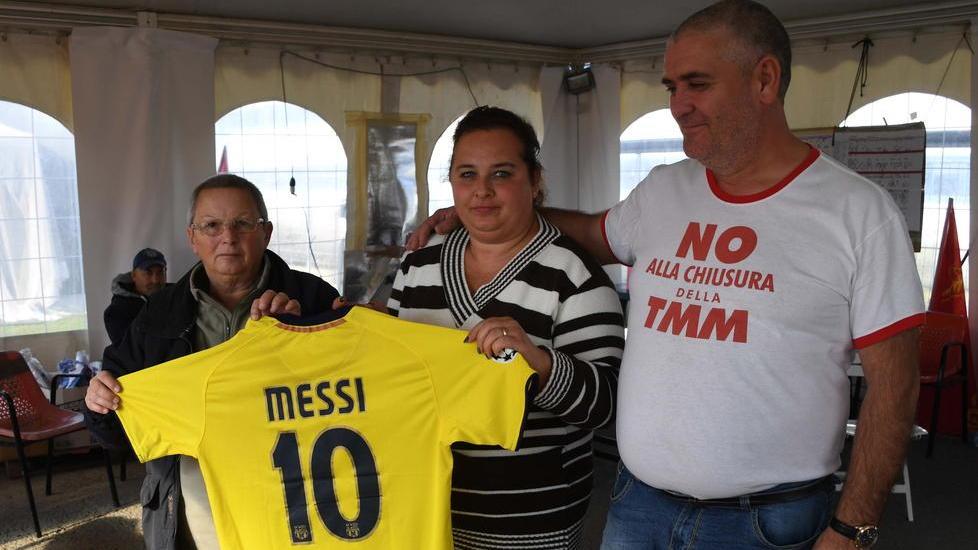 La maglia di Messi in regalo per un’asta