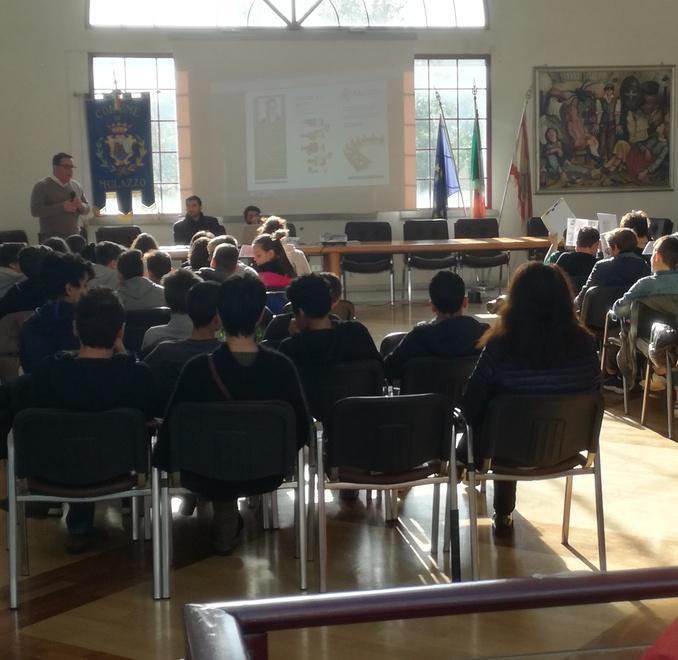 Studenti a lezione di politica 